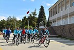Cumhurbaşkanı Gül ile Gençlik ve Spor Bakanı Kılıç, Çankaya Köşk'ünde pedal çevirdi.