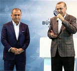 Başakşehir Fatih Terim Stadyumu, Başbakan Recep Tayyip Erdoğan ve Bakan Akif Çağatay Kılıç'ın katıldığı tören ile açıldı.