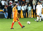 Başakşehir Fatih Terim Stadyumu açılış töreni ardından yapılan gösteri maçında, Başbakan Recep Tayyip Erdoğan ve Bakan Akif Çağatay Kılıç 'da forma giydi.