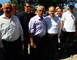 Gençlik ve Spor Bakanı Akif Çağatay Kılıç, Isparta'nın Şarkikaraağaç ilçesinde vatandaşlar ile sohbet etti ve hatıra fotoğrafı çektirdi.