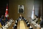 Gençlik ve Spor Bakanı Akif Çağatay Kılıç, Samsun Esnaf ve Sanatkarlar Odalar Birliği yönetim kurulu üyelerini makamında kabul etti.