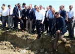 Gençlik ve Spor Bakanı Akif Çağatay Kılıç, Samsun'un Kavak ilçesinde yapımı devam eden tesislerde incelemelerde bulundu.