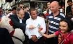 Gençlik ve Spor Bakanı Akif Çağatay Kılıç, Samsun'un Subaşı ve Mecidiye caddelerinde hemşehrileri ile sohbet etti.