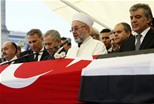  Vefat eden Beşiktaş'ın Onursal Başkanı Süleyman Seba, İstanbul Dolmabahçe'deki Bezmialem Valide Sultan Camisi'nde kılınan cenaze namazının ardından son yolculuğuna uğurlandı.