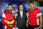 Gençlik ve Spor Bakanı Akif Çağatay Kılıç, Özbekistan'da düzenlenen ‘Dünya Büyükler Güreş Şampiyonası'nda milli güreşçilerimizi yalnız bırakmadı. 