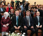Sayın Cumhurbaşkanı Recep Tayyip Erdoğan ve Gençlik ve Spor Bakanı Akif Çağatay Kılıç, İstanbul'da düzenlenen Uluslararası Uyuşturucu Politikaları ve Halk Sağlığı Sempozyumu'na katıldı.