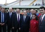 Gençlik ve Spor Bakanı Akif Çağatay Kılıç, Bursa Osmangazi Çok Amaçlı Spor Salonu, 4 Adet Toprak Zeminli Tenis Kortları ve Mücadele Sporları Salonu Açılış Töreni'ne katıldı.