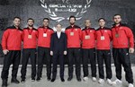 Gençlik ve Spor Bakanı Akif Çağatay Kılıç, Almanya’da yapılan Dünya Büyükler Karate Şampiyonası’nda dereceye giren milli sporcuları ve federasyon yetkililerini kabul etti.
