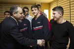 Gençlik ve Spor Bakanı Akif Çağatay Kılıç, Türkiye Olimpiyat Hazırlık Merkezi (TOHM)’da kalan sporcuları ziyaret etti.