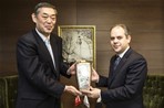 Gençlik ve Spor Bakanı Akif Çağatay Kılıç, Japonya’nın Ankara Büyükelçisi Yutaka Yokoi makamında kabul etti.
