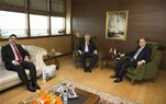 Gençlik ve Spor Bakanı Akif Çağatay Kılıç, Ak Parti Diyarbakır Milletvekili Mehmet Galip Ensarioğlu ve Dicle Kaymakamı Remzi Kattaş'ı makamında kabul etti.