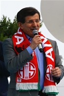 Gençlik ve Spor Bakanı Akif Çağatay Kılıç, Antalya'da düzenlenen toplu açılış törenine katıldı.