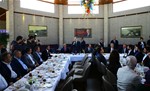 Gençlik ve Spor Bakanı Akif Çağatay Kılıç, Samsun'da partililer ile kahvaltıda bir araya geldi.