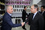 Gençlik ve Spor Bakanı Akif Çağatay Kılıç, Samsun Çarşamba İlçesi esnafını ziyaret etti.