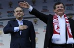 Başbakan Ahmet Davutoğlu ile Gençlik ve Spor Bakanı Akif Çağatay Kılıç, Ak Parti Samsun Mitingine katıldı.