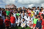 Gençlik ve Spor Bakanı Akif Çağatay Kılıç, Konya'nın Çumra ilçesindeki stadyumda incelemelerde bulundu.Kılıç, burada Çumra Çatalhöyük Spor Kulübü sporcuları ile sohbet etti.