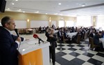 Gençlik ve Spor Bakanı Akif Çağatay Kılıç, Samsun'un Asarcık İlçesi'nde bazı STK temsilcileri ve muhtarlarla öğle yemeğinde bir araya geldi.