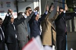 Başbakan Ahmet Davutoğlu ile Gençlik ve Spor Bakanı Akif Çağatay Kılıç, Ak Parti Tokat Mitingine katıldı.