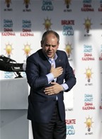 Başbakan Ahmet Davutoğlu ile Gençlik ve Spor Bakanı Akif Çağatay Kılıç, Ak Parti Tokat Mitingine katıldı.