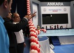 Gençlik ve Spor Bakanı Akif Çağatay Kılıç, Başbakan Ahmet Davutoğlu'nun Ankara Atatürk Spor Salonu'nda yapacağı Toplu Açılış Töreni öncesi çalışmaları inceledi.