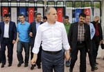 Gençlik ve Spor Bakanı Akif Çağatay Kılıç, Başbakan Ahmet Davutoğlu'nun Ankara Atatürk Spor Salonu'nda yapacağı Toplu Açılış Töreni öncesi çalışmaları inceledi.