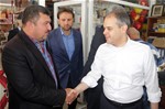 Gençlik ve Spor Bakanı Akif Çağatay Kılıç, Samsun'un Vezirköprü İlçesi Havza Caddesi esnafını ziyaret etti.