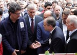 Gençlik ve Spor Bakanı Akif Çağatay Kılıç, merhum Opr. Dr. Kamil Furtun'un cenaze törenine katıldı.