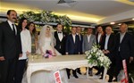 Gençlik ve Spor Bakanı Akif Çağatay Kılıç, Bulut ve Gürtaş Aileleri tarafından düzenlenen Emine Hanım ve Köksal Bey'in nikah törenine katıldı.