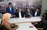Gençlik ve Spor Bakanı Akif Çağatay Kılıç, Ak Parti Salıpazarı İlçe Başkanlığı'nı ziyaret etti.