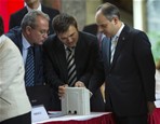 Gençlik ve Spor Bakanı Akif Çağatay Kılıç, TBMM'de 25. Dönem milletvekili kayıt işlemlerini tamamladı.