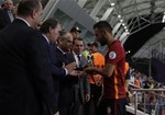 Gençlik ve Spor Bakanı Akif Çağatay Kılıç, Galatasaray ile Bursaspor futbol takımları arasında oynanan Tff Süper Kupa 2015 karşılaşmasını izledi.