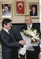 	Gençlik ve Spor Bakanı Akif Çağatay Kılıç, AK Parti'nin yeni MYK'da Dış İlişkilerden Sorumlu Genel Başkan Yardımcısı olan Mevlüt Çavuşoğlu'nun görevi Yasin Aktay'dan devraldığı törene katıldı.