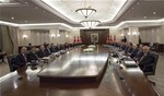 64. hükümetin ilk Bakanlar Kurulu, Başbakan Ahmet Davutoğlu başkanlığında Çankaya Köşkü'nde toplandı.