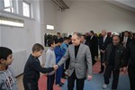 Gençlik ve Spor Bakanı Akif Çağatay Kılıç, Kırıkkale Başpınar Stadyumu'nun altında bulunan boks salonuna giderek antrenman yapan sporcuları ziyaret etti.