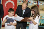 Gençlik ve Spor Bakanı Akif Çağatay Kılıç, “Geleceğe Kulaç Atıyoruz” projesi kapsamında  gerçekleştirilen sertifika törenine  katıldı.
