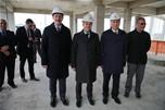 Bakan Çağatay Kılıç, İlkadım Gençlik Merkezi'nin inşaatını gezdi.