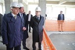 Bakan Çağatay Kılıç, İlkadım Gençlik Merkezi'nin inşaatını gezdi.