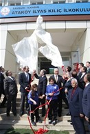 Gençlik ve Spor Bakanı Akif Çağatay Kılıç, dedesi merhum İlyas Kılıç’ın adının verildiği İlkokulun açılışını gerçekleştirdi.