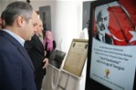 Bakan Çağatay Kılıç, İstiklal Şairimiz Mehmet Akif Ersoy’un hayatını konu alan ‘Akif Dedemiz’ adlı fotoğraf sergisinin açılışını yaptı.