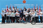 24 Nisan - 1 Mayıs tarihleri arasında düzenlenecek 52. Cumhurbaşkanlığı Bisiklet Turu'nun tanıtım toplantısı Cumhurbaşkanlığı Külliyesi’nde yapıldı.