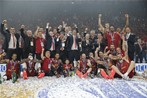 Bakan Çağatay Kılıç, şampiyonluğa uzanan Galatasaray Odeabank takımı oyuncularını tebrik etti.