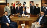 Gençlik ve Spor Bakanı Akif Çağatay Kılıç, AK Parti Eskişehir İl Başkanlığı'nı ziyaret etti.