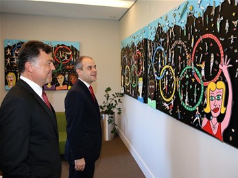 Gençlik ve Spor Bakanı Akif Çağatay Kılıç, İsviçre'deki temasları çerçevesinde Uluslararası Olimpiyat Komitesi Başkanı Thomas Bach ile görüştü.