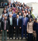 Gençlik ve Spor Bakanı Akif Çağatay Kılıç, Rize AK Parti İl Başkanlığı Ekim Ayı Danışma Meclisi Toplantısı sonrası gençlerle bir araya geldi ve hatıra fotoğrafı çekildi.