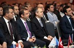 Gençlik ve Spor Bakanı Akif Çağatay Kılıç, Antalya'da düzenlenen Federasyonlar Boyutuyla Türk Sporunun Geleceği Çalıştayı açılış törenine katıldı.