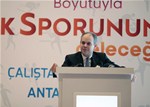 Gençlik ve Spor Bakanı Akif Çağatay Kılıç, Antalya'da düzenlenen Federasyonlar Boyutuyla Türk Sporunun Geleceği Çalıştayı açılış törenine katıldı.