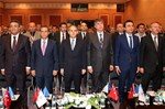 Gençlik ve Spor Bakanı Akif Çağatay Kılıç, Antalya'da düzenlenen Federasyonlar Boyutuyla Türk Sporunun Geleceği Çalıştayı açılış törenine katıldı.