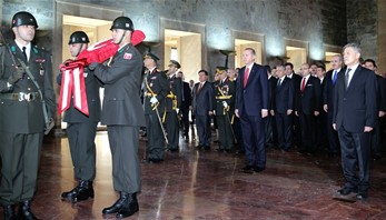 Sayın Cumhurbaşkanımız Recep Tayyip Erdoğan ve Gençlik ve Spor Bakanı Akif Çağatay Kılıç, 29 Ekim Cumhuriyet Bayramı için Anıtkabir 'de düzenlenen törene katıldı.