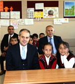Gençlik ve Spor Bakanı Akif Çağatay Kılıç, Gaziantep Emine – Cuma Uçar İlkokulu ve Ortaokulu açılış törenine katıldı.