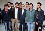 Gençlik ve Spor Bakanı Akif Çağatay Kılıç, Samsun programı dönüşünde Çorum KYK Erkek Öğrenci Yurdu'nu ziyaret etti.